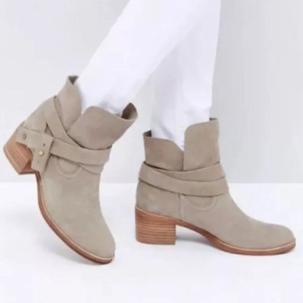 Revolve UGG Elora Leather Buckle Ankle Boot in Sahara Size 7.5